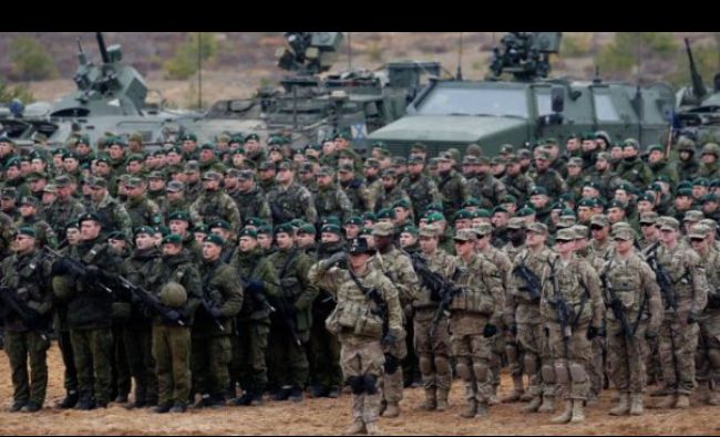 NATO îi răspunde Rusiei. Peste 45.000 de militari, mobilizați la granița Rusiei