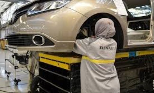 Un mare producător auto, prezent şi în România, îşi dublează producţia