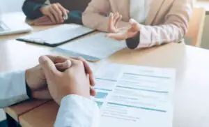 Un model pentru a depăși provocările de recrutare ale angajaților