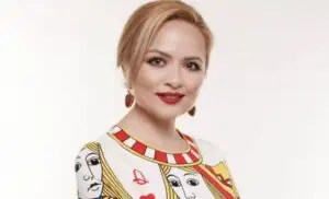 Antreprenoarea care vinde piatră pe internet se extinde în franciză