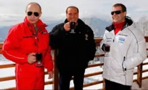 Unul dintre cei mai controversați politicieni ai Europei aprinde lumânări în fiecare noapte. Motivul este incredibil