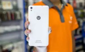 Producătorul care făcea telefoane pentru Allview a dat faliment. CEO-ul a pierdut o sumă imensă la cazinou