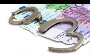 LOVITURĂ DE TEATRU: Toți cei care au fost acuzați de evaziune fiscală scapă. Proiectul a fost adoptat