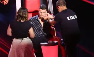 Reacții șocante la Vocea României! Cine a câștigat marele premiu de 100.000 de euro și ce acuzații i s-au adus marelui învingător