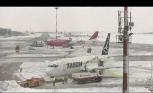 Probleme pe aeroporturile din București. Aeronavele au întârzieri mari