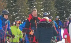 Scandal monstru! Klaus Iohannis, pus la zid de niște turiști! Gestul președintelui a stârnit REVOLTĂ
