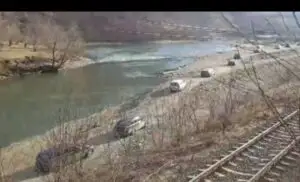 Autostrada secretă, descoperită pe Valea Oltului. Pe unde circulă șoferii curajoși este incredibil – VIDEO