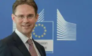 PSD pune tunurile pe vicepreședintele Comisiei Europene! Jigniri șocante la adresa oficialului