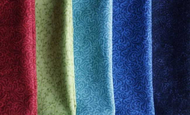 Material creponat satinat și alte tipuri de țesături pentru lenjerii de pat