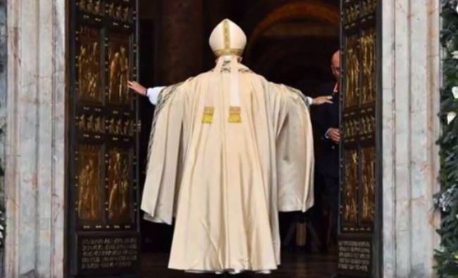 Vaticanul deschide ușile spre adevăr! Problema implicării Bisericii Catolice în Holocaust, lămurită