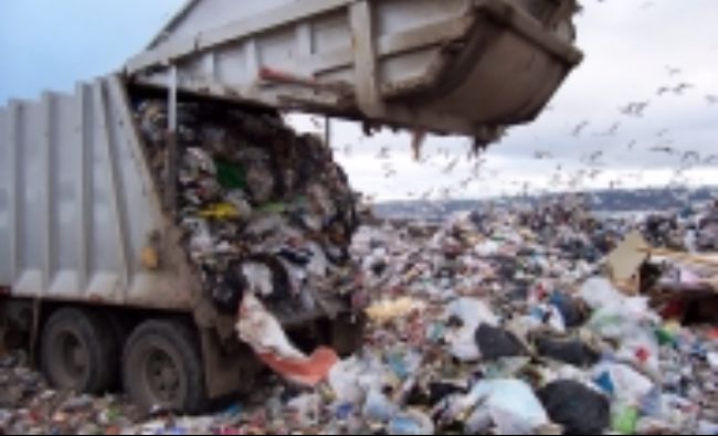 Comisia Europeană a dat în judecată România pentru gropile de gunoi neconforme