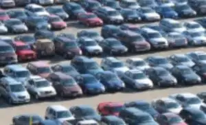 Ocuparea fără drept a unui loc de parcare public legal atribuit ar putea fi sancţionată cu amenzi între 500 și 1.000 de lei