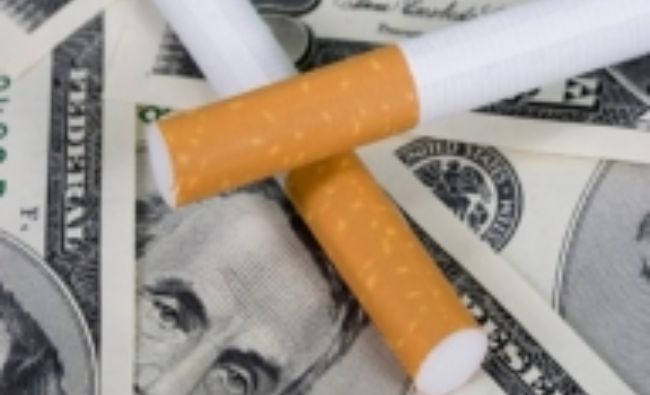 Piaţa neagră a ţigaretelor a crescut în luna noiembrie la 18,3% din totalul consumului(studiu)