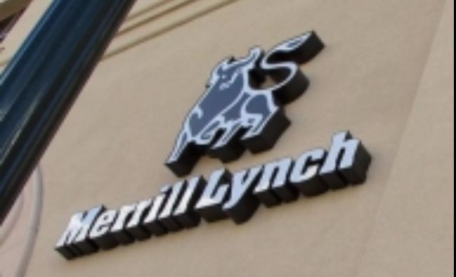 Marea Britanie: Banca Merrill Lynch, amendată cu 45 de milioane de dolari pentru că nu a raportat tranzacţii cu derivate