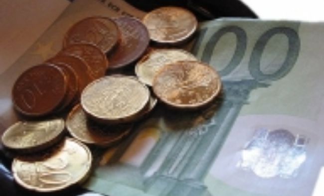 Curs BNR: Euro a depășit pragul de 4,57 lei