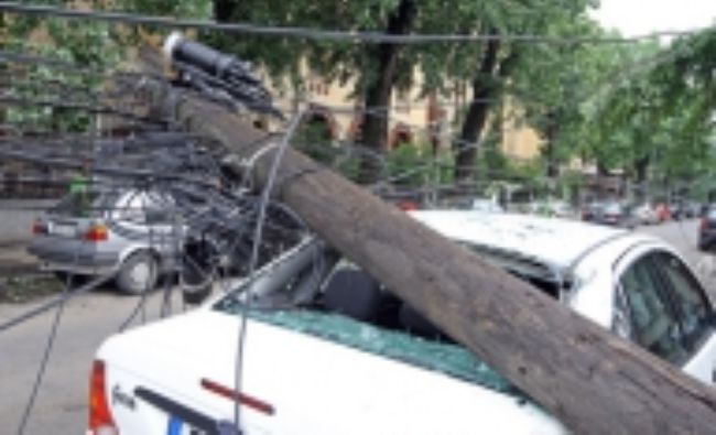 Mureş: Peste 300 de case din comuna Cuci, afectate de o tornadă