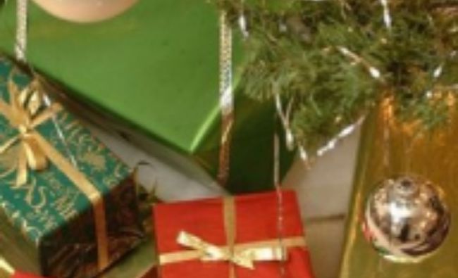 Peste 90% dintre internauţii români vor să cumpere cadourile de Crăciun online, cu un buget mediu de 190 euro