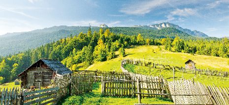 „La noi e mai sigur”. Românii preferă vacanţele în Transilvania, Bucovina şi Delta Dunării