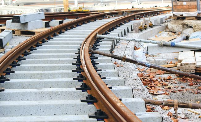 EXCLUSIV: Încă o locomotivă Unicom Tranzit, firma care deţine trenul implicat în accidentul feroviar cu mecanicii ucişi, a produs un alt incident grav