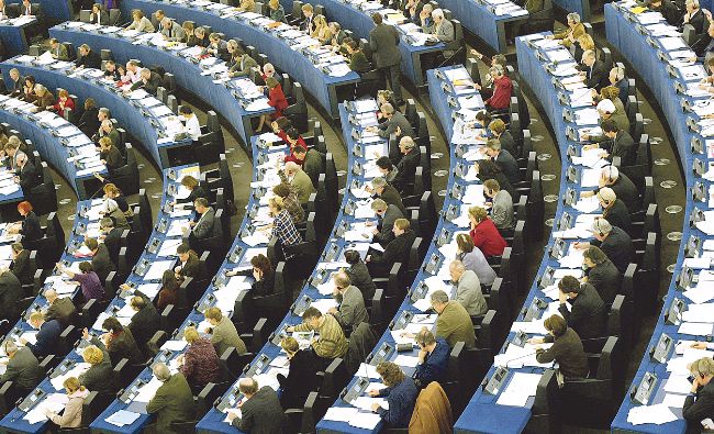 Parlamentul European insistă pentru interzicerea cianurii