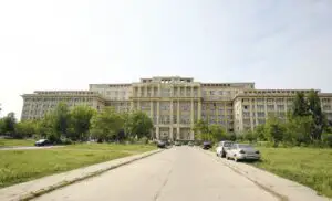 Academia Română: Strategia de Educaţie Parentală este inoportună şi inadecvată