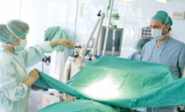 Primele intervenţii chirurgicale urologice laparoscopice asistate robotic, la Spitalul Militar