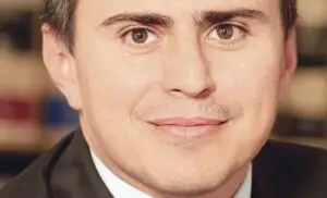 Gabriel Biriș se revoltă: Cine a stabilit regulile de călătorie cu avionul?