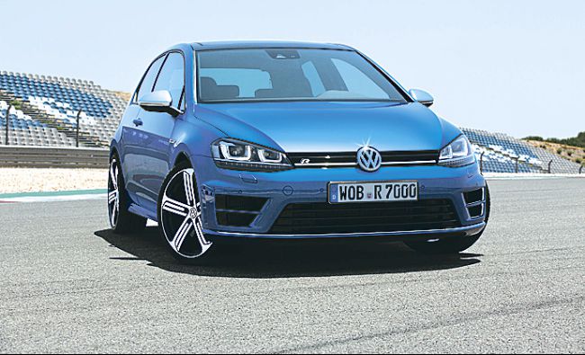 Volkswagen, nevoit să oprească din nou, temporar, producția modelului Golf