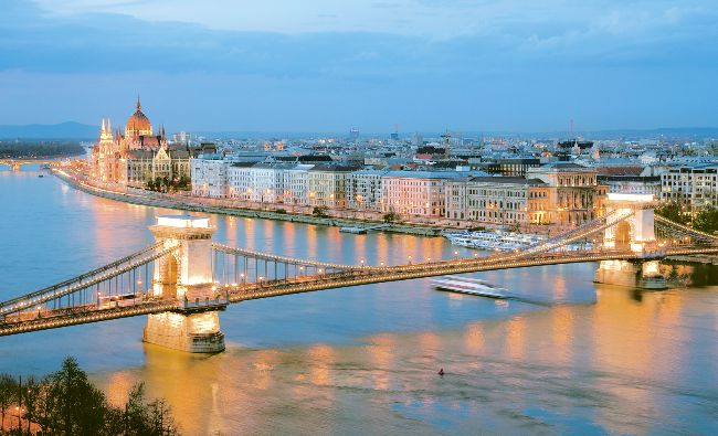 Budapesta a interzis circulația tuturor mașinilor poluante