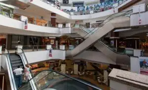 Ce program vor avea de sărbători București Mall și Plaza România