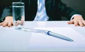 Numărul contractelor de muncă pe salariul minim a crescut de la 8% în 2011 la 44% în 2016