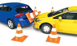 Pleci cu mașina în vacanță în străinătate? Ce trebuie să știi în caz de accident auto