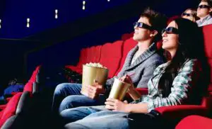 Românii şi grecii frecventează cel mai rar sălile de cinema
