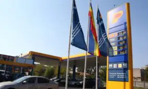 Un europarlamentar român reacționează după decizia OMV Petrom! Se cer demisiile miniștrilor resposabili!