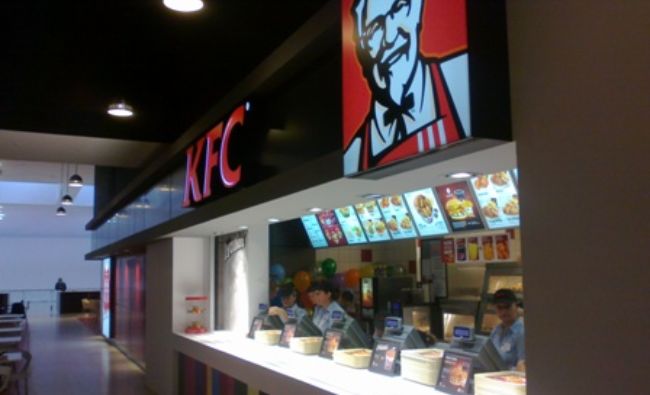 Fanii McDonald’s şi KFC, în delir! Ce super combinație au făcut giganții de Centenar