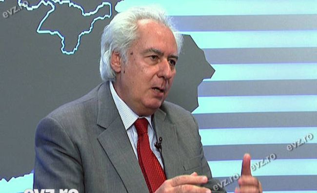 Lucian Boia: Politicienii au fost preocupați să se ÎMBOGĂȚEASCĂ decât să conducă ȚARA