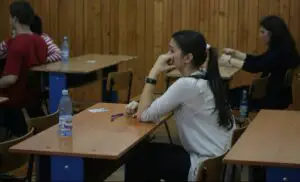 Dezastru previzibil la Bacalaureat: Mai puțin de 40% dintre elevii prezenți la „simulare” au obținut medii care asigură promovarea