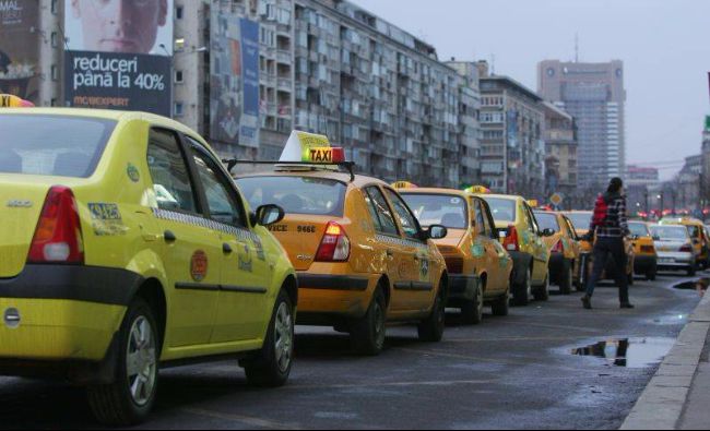 Peste 1.400 de amenzi date de poliţişti taximetriştilor din Capitală