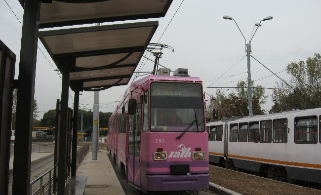 RATB a demarat dotarea autobuzelor şi troleibuzelor cu aer condiționat; licitaţie anulată în cazul tramvaielor