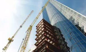 Corporatiștii ocupă chiar și birourile rămase până acum goale