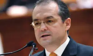 Boc amenință că îl va acționa în judecată pe Emanuel Ungureanu