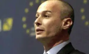 Avocat: Bogdan Olteanu îşi va da demisia luni din funcţia de viceguvernator al BNR