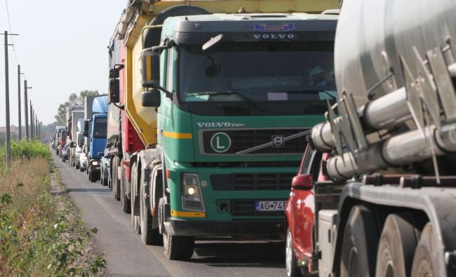 Lovitură pentru transportatorii din România! Inițiativa CE le va da peste cap afacerile
