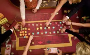 Cât câştigi dacă pariezi pe creşterea ROBOR şi cât „pierzi” la rată dacă pariul se adevereşte