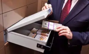 Sechestru pe conturile deţinute de medicul Gheorghe Burnei