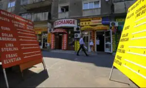 Alertă pentru români! Specialiștii avertizează: Este dezastru pentru moneda națională