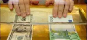 BNR: Dolarul scade cu 0,16%