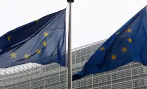 Un celebru economist ȘOCHEAZĂ: Ar fi un DEZASTRU economic pentru națiune!