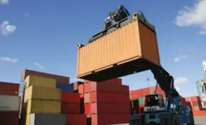 Exporturile României au crescut cu 5,1% în 2016 şi au ajuns la un nivel-record