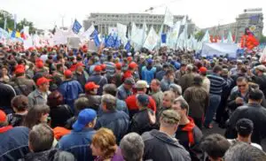 Ceferiștii au intrat la discuţii cu reprezentanţii Executivului